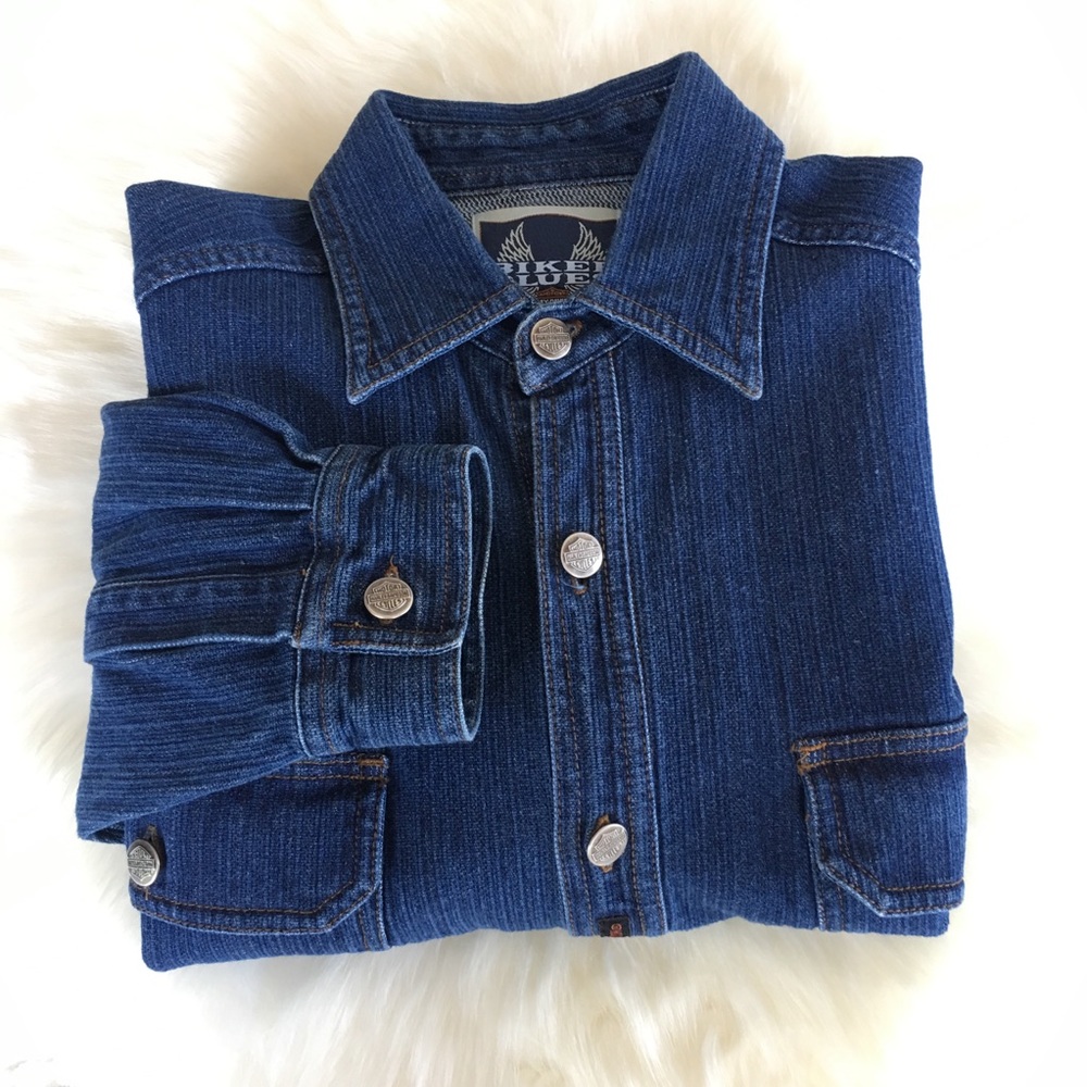 HD Button Up